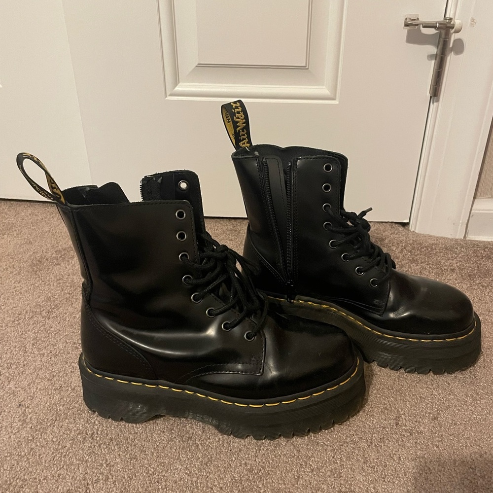 Dr. Martins - JADON BOOT SMOOTH LEATHER PLATFORMS